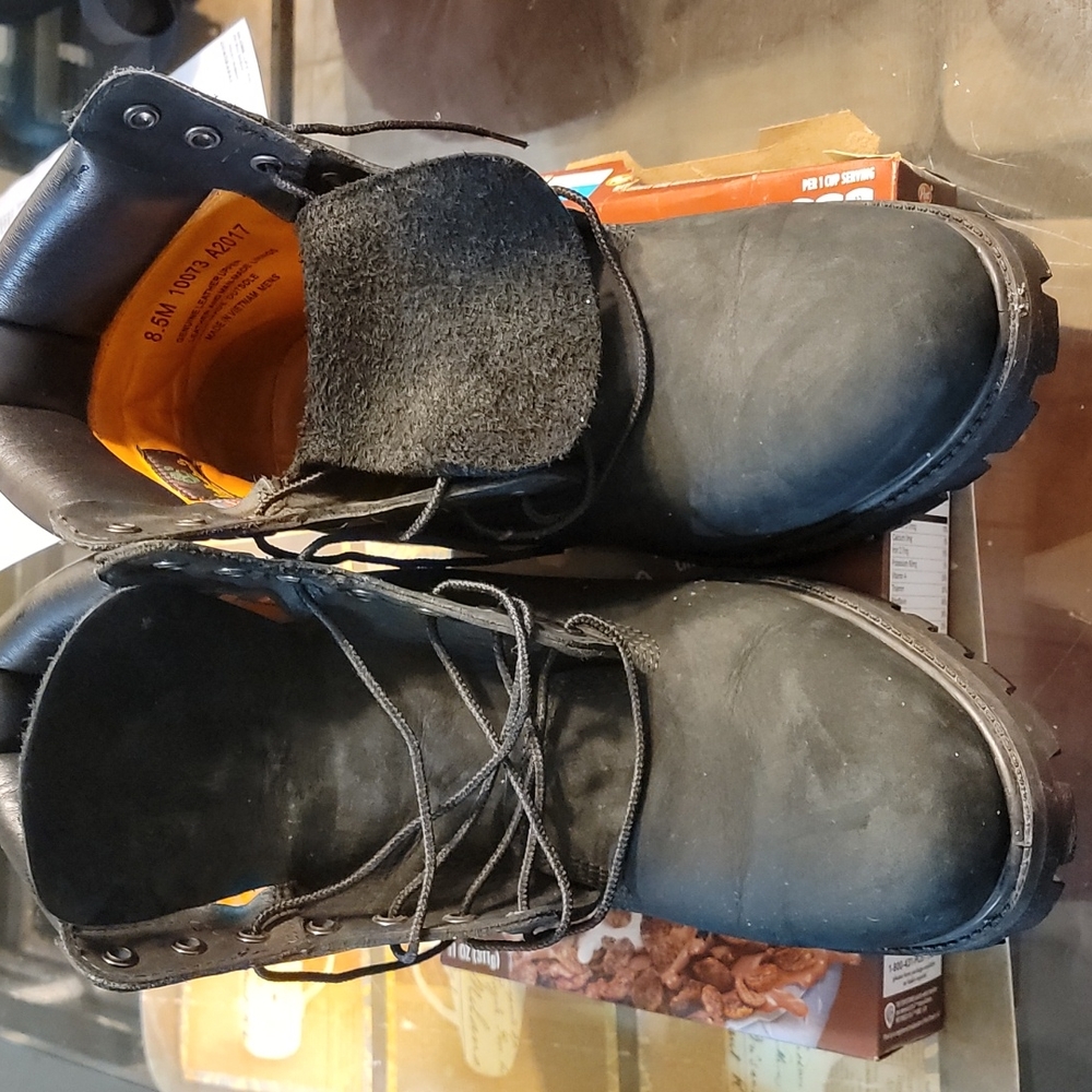 Men Black Timberland boots As Is